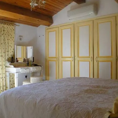 Charming With Private Swimming Pool And Garden Villa