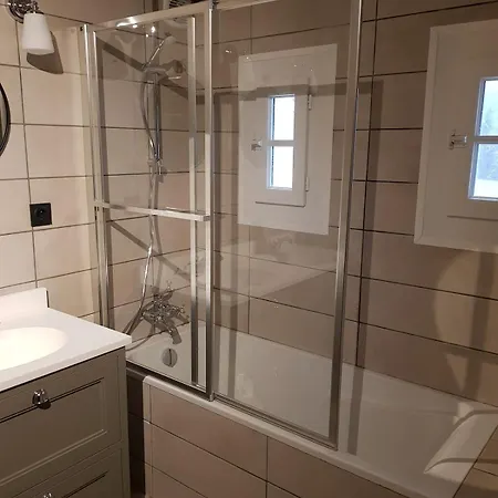 Charming With Private Swimming Pool And Garden